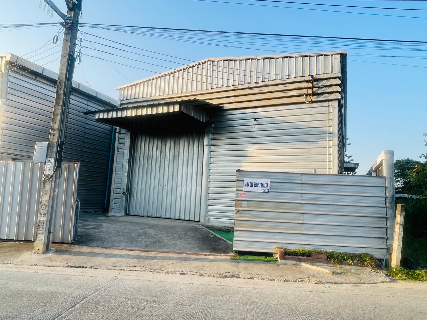 R14A โกดังสำเร็รูปให้เช่า พุทธมณฑลสาย 3 ซอย 7 190 ตรม