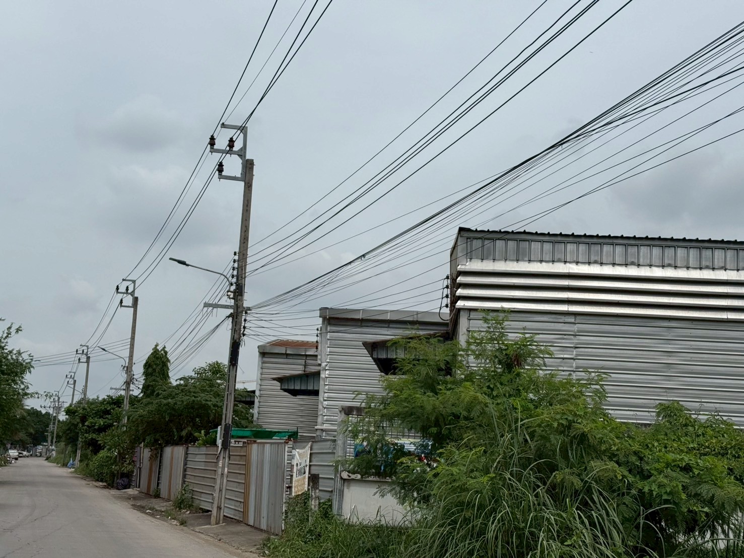 R14B โกดังสำเร็รูปให้เช่า พุทธมณฑลสาย 3 ซอย 7 200 ตรม