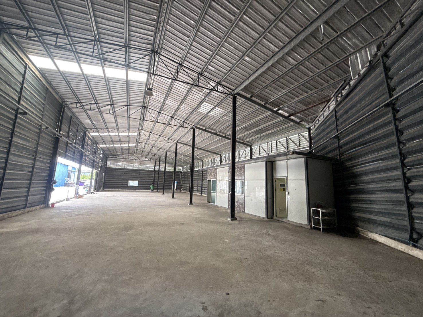 R21A โกดังให้เช่า ประชาอุทิศ เขตทุ่งครุ 527 ตรม. 29