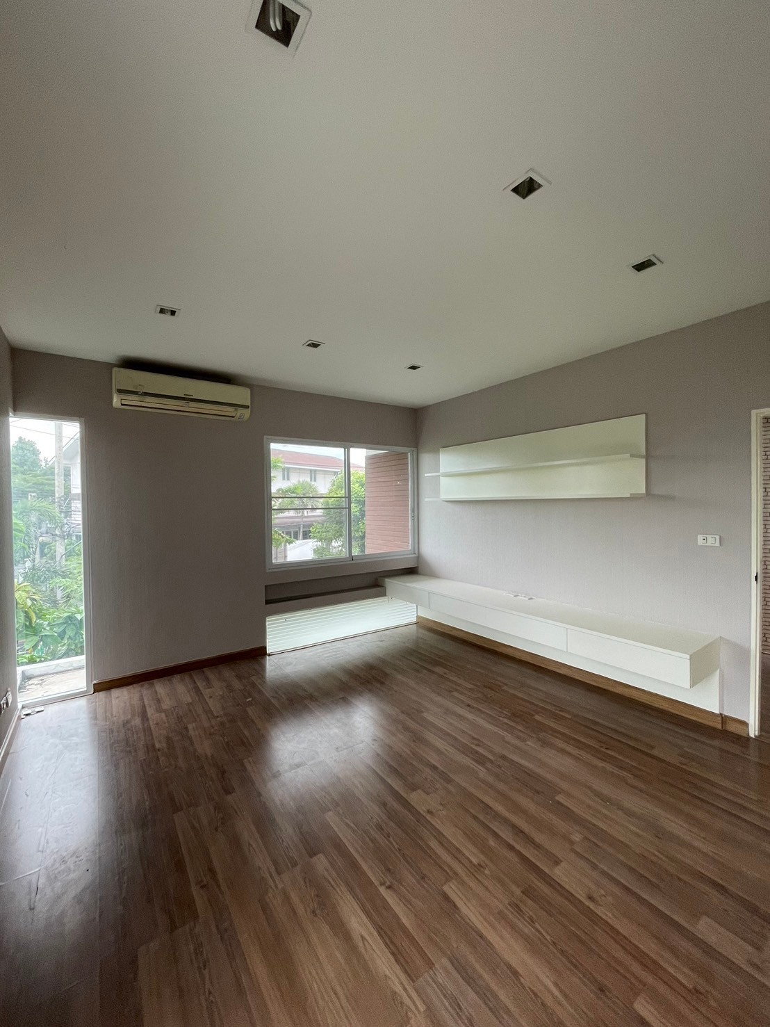 B01O บ้านอลิชา 5 ประชาอุทิศ54 -พุทธบูชา36 13