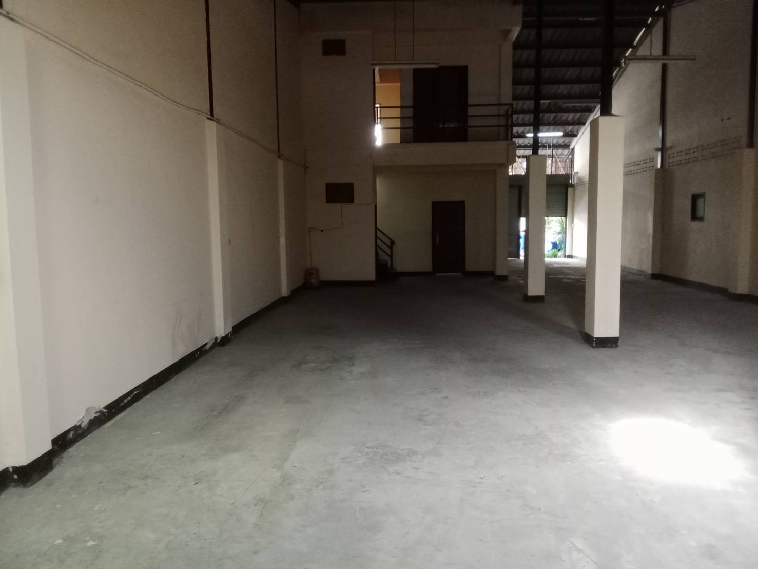 R01J ให้เช่าโกดังและสำนักงานขนาด 400 ตร.ม. 9