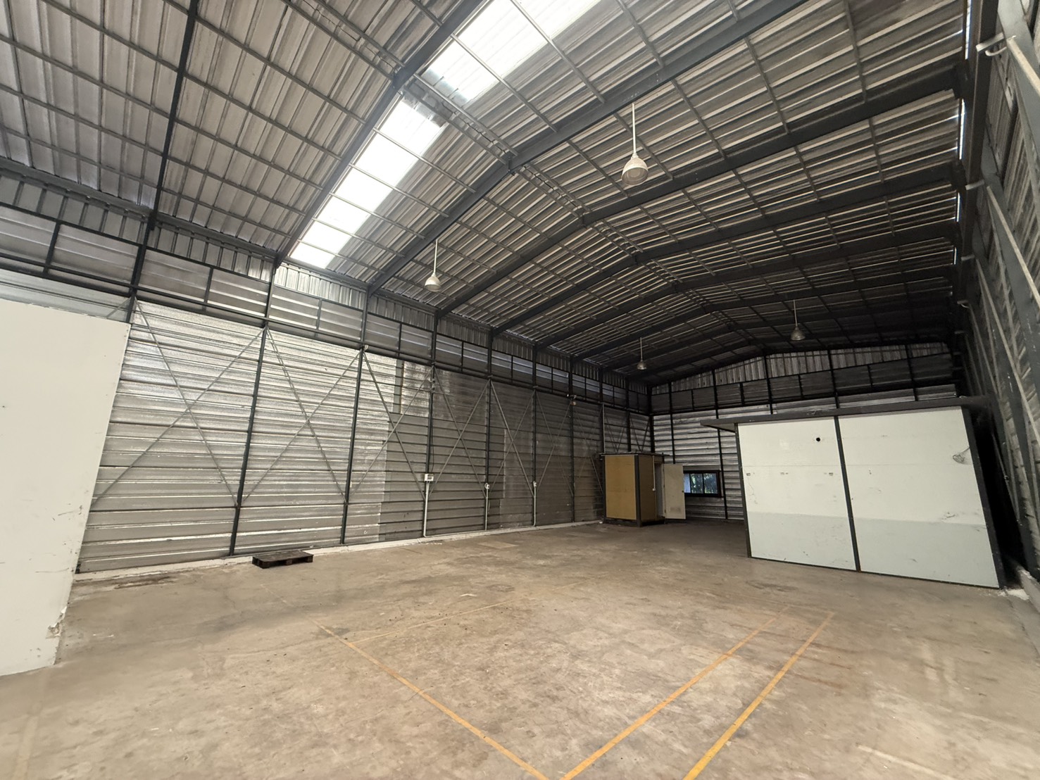 R02AB โกดังสำเร็จรูปให้เช่า ถนนเทพารักษ์ 360 ตรม. 11