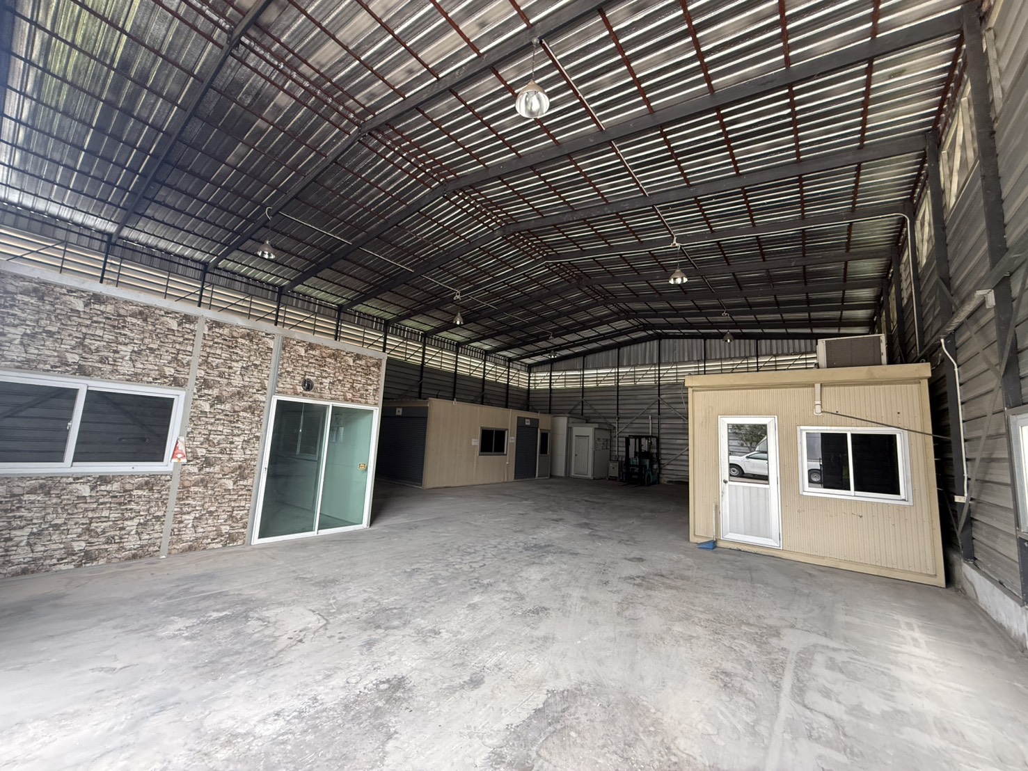 R02J โกดังสำเร็จรูปให้เช่า 2 ถ.เทพารักษ์ 300 ตรม. ออฟฟิต 34 ตรม 16